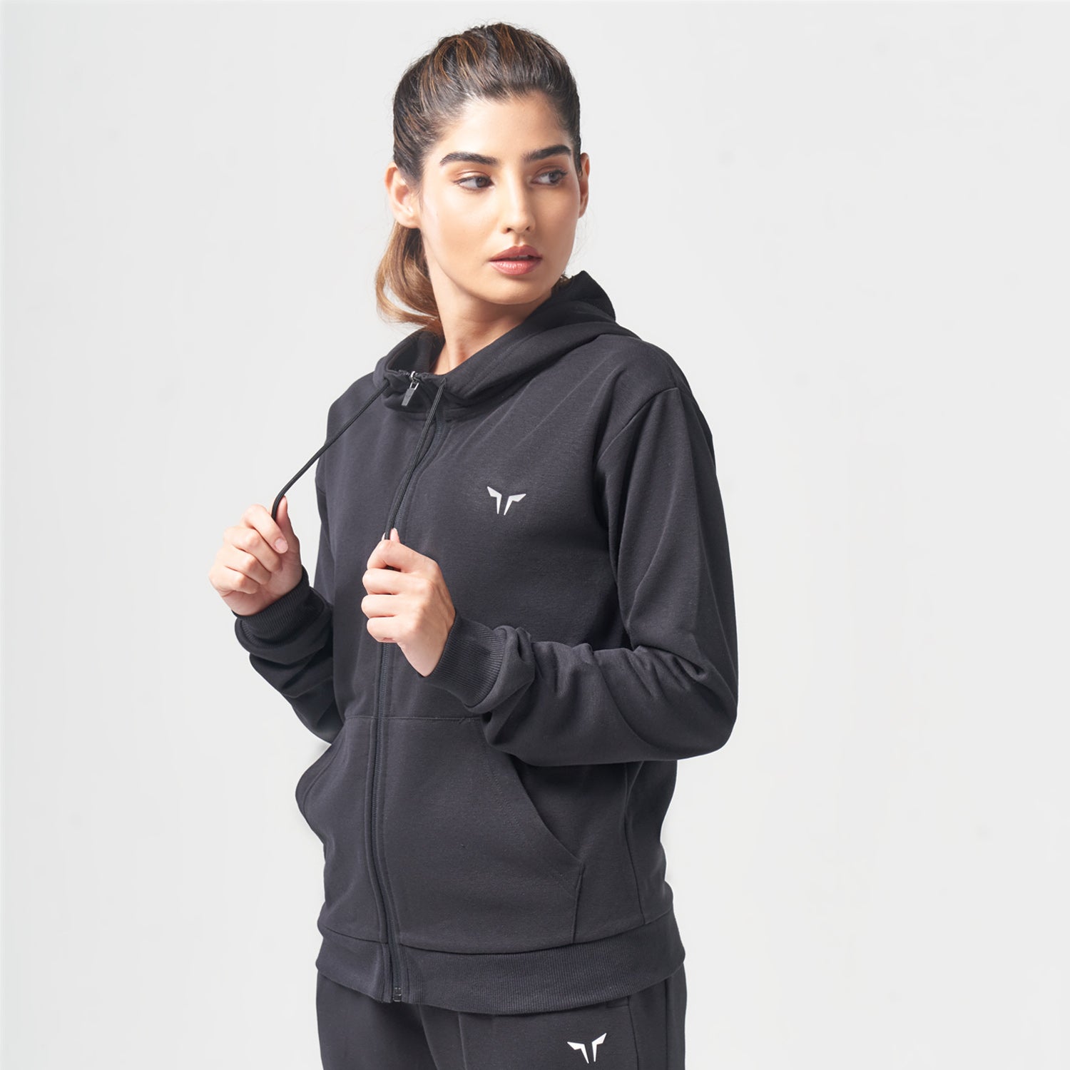 ESSENTIAL ZIP UP HOODIE - BLACK